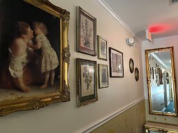 The Cypress Inn Bed & Breakfast