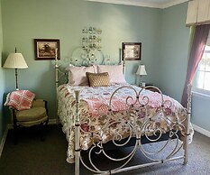The Cypress Inn Bed & Breakfast