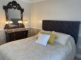 The Cypress Inn Bed & Breakfast