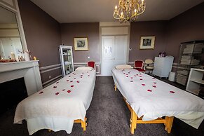 Pavillon Henri IV Hotel Restaurant Gastronomique Terrasse