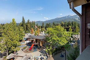 Tyndall Stone Lodge by Whiski Jack