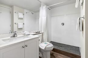 Tyndall Stone Lodge by Whiski Jack