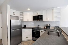 Tyndall Stone Lodge by Whiski Jack