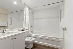 Tyndall Stone Lodge by Whiski Jack