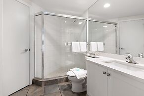 Tyndall Stone Lodge by Whiski Jack