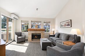 Tyndall Stone Lodge by Whiski Jack