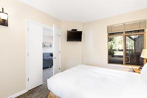 Tyndall Stone Lodge by Whiski Jack