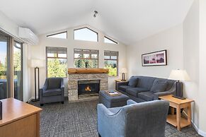 Tyndall Stone Lodge by Whiski Jack