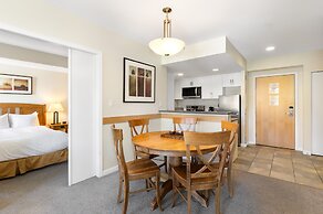 Tyndall Stone Lodge by Whiski Jack