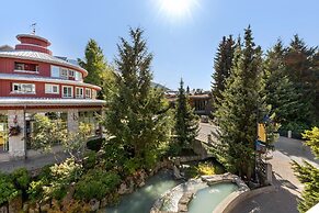 Tyndall Stone Lodge by Whiski Jack