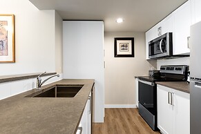 Tyndall Stone Lodge by Whiski Jack