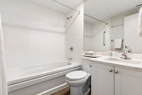 Tyndall Stone Lodge by Whiski Jack