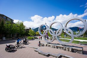 Tyndall Stone Lodge by Whiski Jack