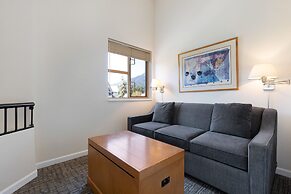 Tyndall Stone Lodge by Whiski Jack