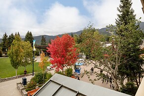 Tyndall Stone Lodge by Whiski Jack