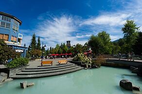 Tyndall Stone Lodge by Whiski Jack