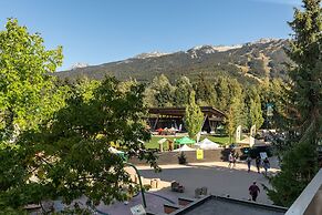 Tyndall Stone Lodge by Whiski Jack