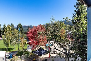 Tyndall Stone Lodge by Whiski Jack