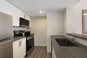 Tyndall Stone Lodge by Whiski Jack