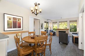 Tyndall Stone Lodge by Whiski Jack