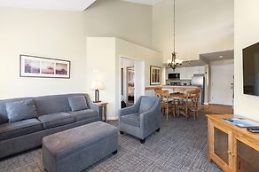 Tyndall Stone Lodge by Whiski Jack