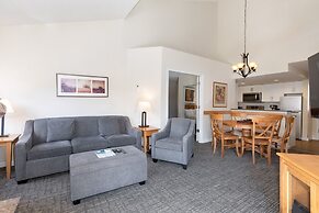 Tyndall Stone Lodge by Whiski Jack