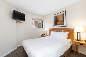 Tyndall Stone Lodge by Whiski Jack