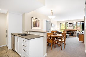 Tyndall Stone Lodge by Whiski Jack