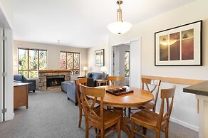 Tyndall Stone Lodge by Whiski Jack