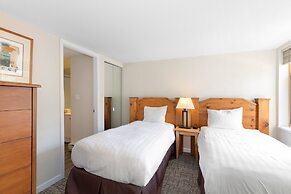 Tyndall Stone Lodge by Whiski Jack