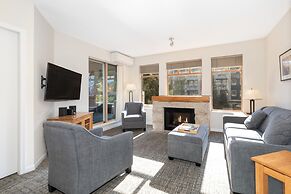 Tyndall Stone Lodge by Whiski Jack