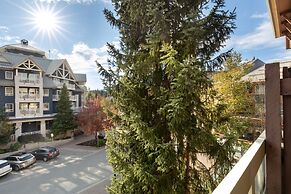 Tyndall Stone Lodge by Whiski Jack