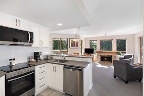 Tyndall Stone Lodge by Whiski Jack