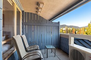 Tyndall Stone Lodge by Whiski Jack