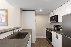 Tyndall Stone Lodge by Whiski Jack