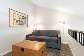 Tyndall Stone Lodge by Whiski Jack