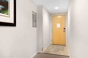 Tyndall Stone Lodge by Whiski Jack