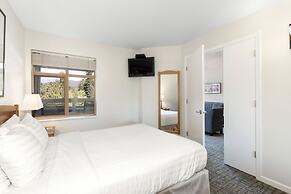 Tyndall Stone Lodge by Whiski Jack