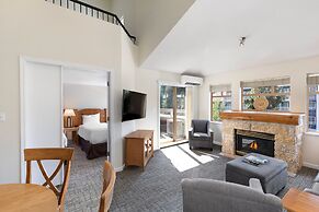 Tyndall Stone Lodge by Whiski Jack