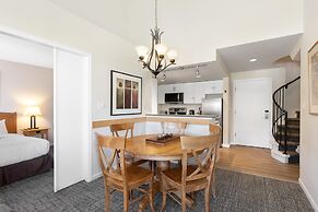 Tyndall Stone Lodge by Whiski Jack