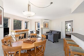 Tyndall Stone Lodge by Whiski Jack