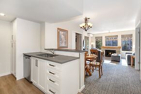 Tyndall Stone Lodge by Whiski Jack