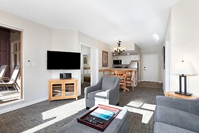 Tyndall Stone Lodge by Whiski Jack