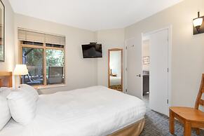 Tyndall Stone Lodge by Whiski Jack