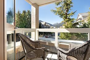 Tyndall Stone Lodge by Whiski Jack