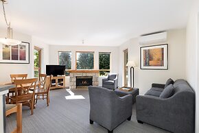 Tyndall Stone Lodge by Whiski Jack