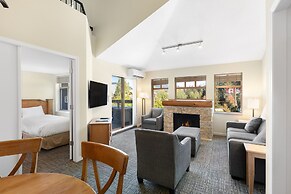 Tyndall Stone Lodge by Whiski Jack