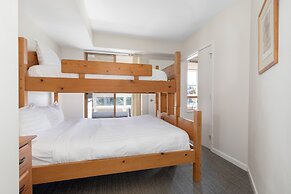 Tyndall Stone Lodge by Whiski Jack