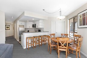 Tyndall Stone Lodge by Whiski Jack