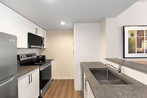 Tyndall Stone Lodge by Whiski Jack